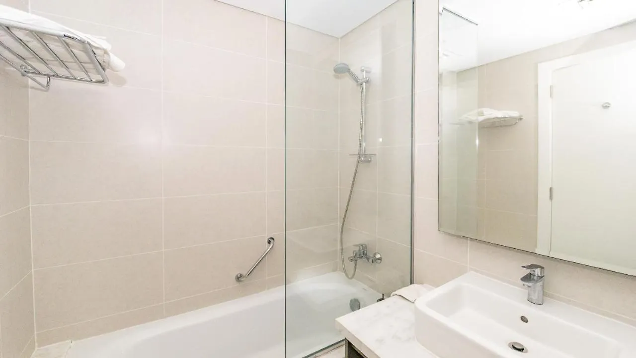 Sleek Studio In Business Bay With Canal View Business Bay, Dubai 0*,  Emirati Arabi Uniti
