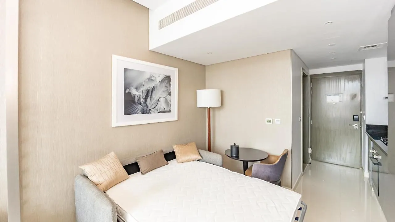 Sleek Studio In Business Bay With Canal View Business Bay, Dubai Appartamento