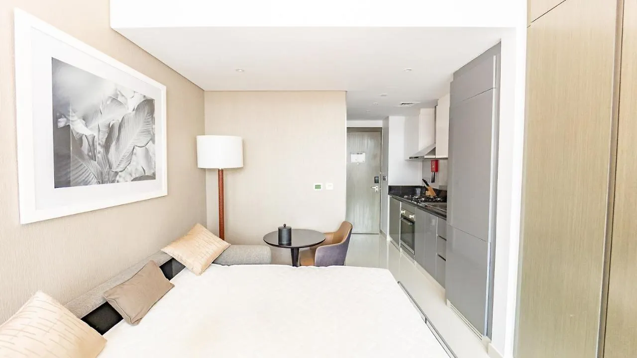 Sleek Studio In Business Bay With Canal View Business Bay, Dubai Appartamento